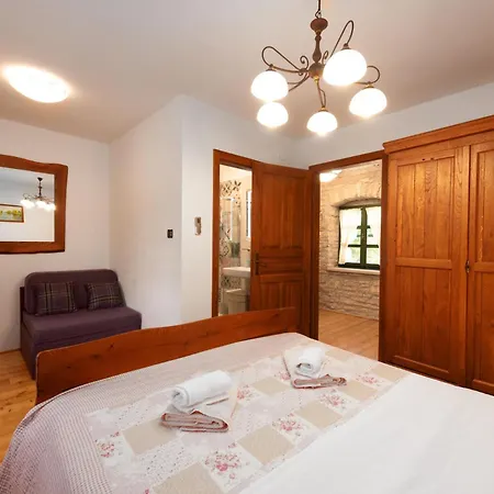 Ferienhaus In Krculi Mit Privatem Pool Žminj