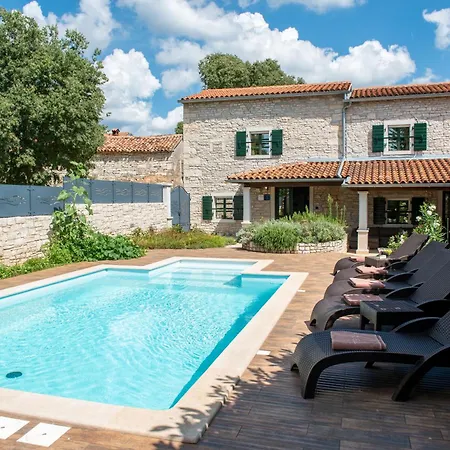 Ferienhaus In Krculi Mit Privatem Pool 펜션 Žminj