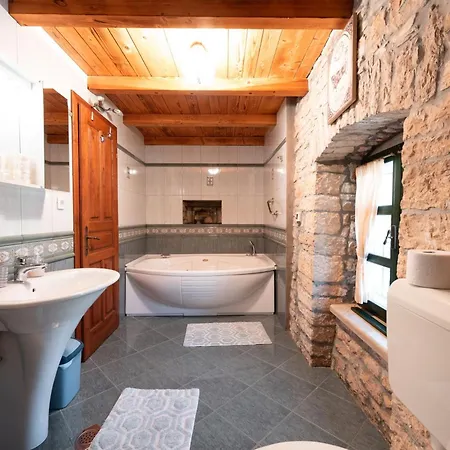 In Krculi Mit Privatem Pool Holiday home *