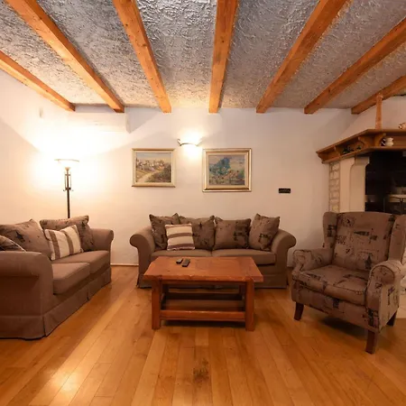 In Krculi Mit Privatem Pool Holiday home